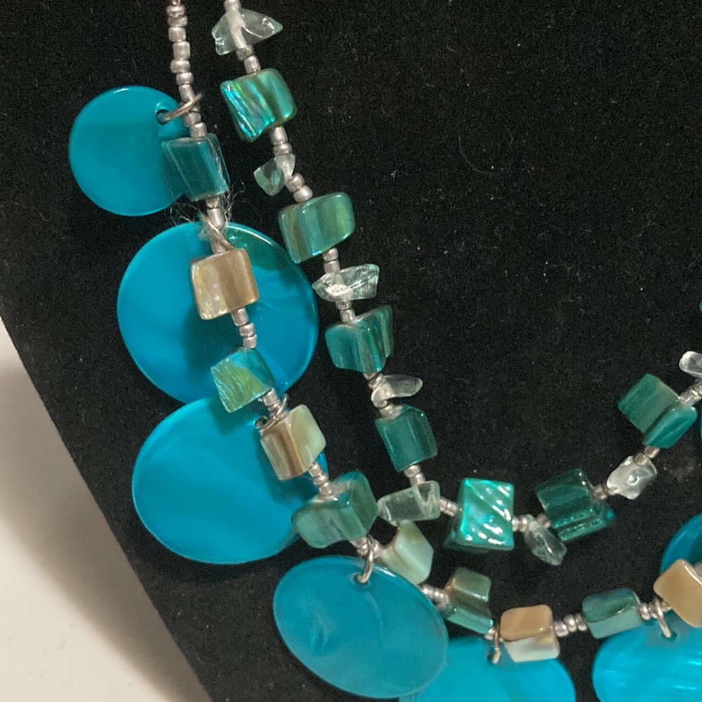 Turquoise Blue Shell Necklace - Picture 4 of 5
